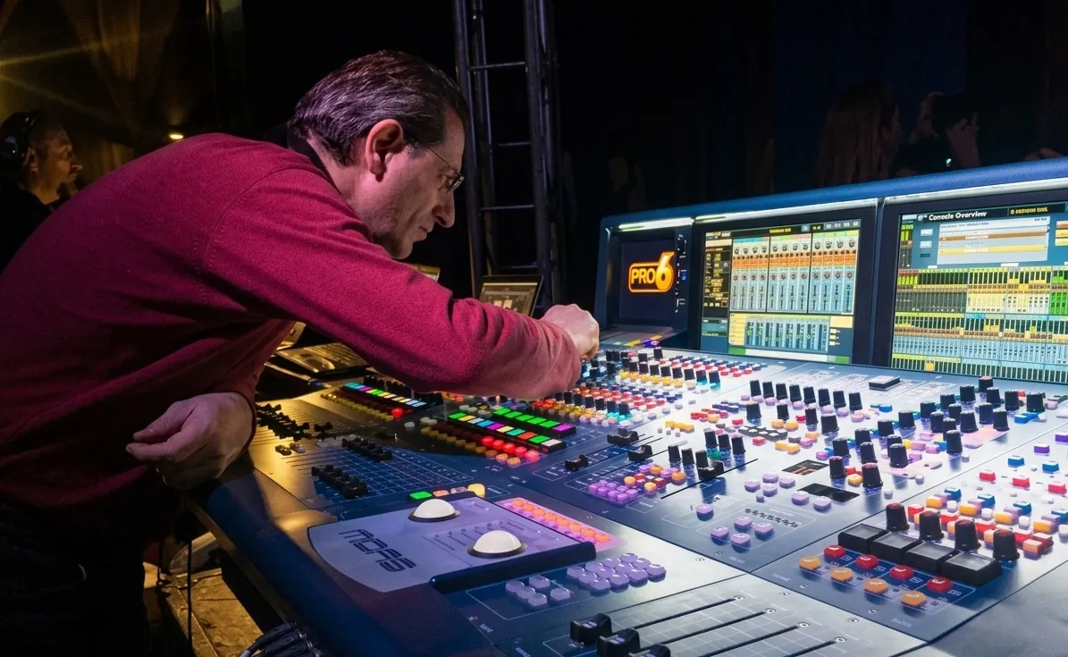 Néstor Randazzo mixing on a Midas Pro6 console